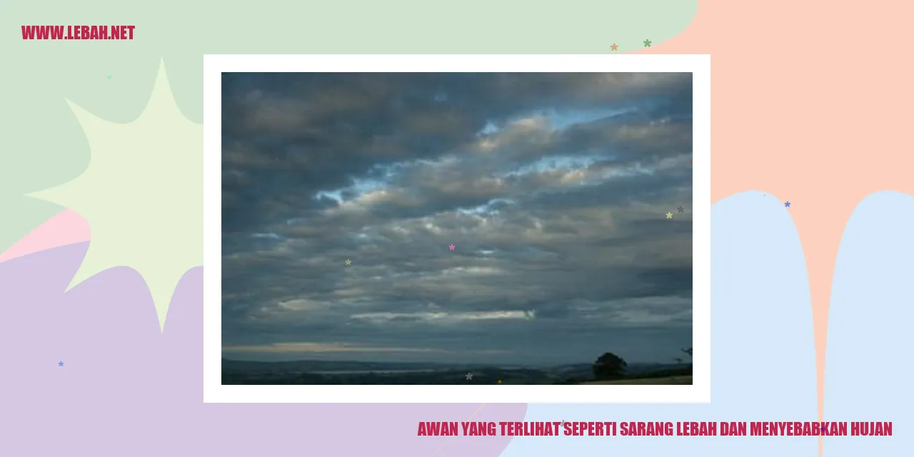 awan yang terlihat seperti sarang lebah dan menyebabkan hujan